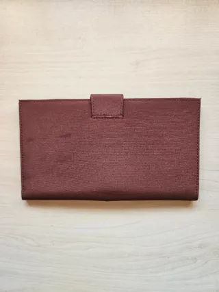 Billetera estilo cuero marrón