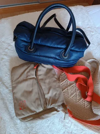 Lote 3 bolsos: 1 acolchado azul nuevo