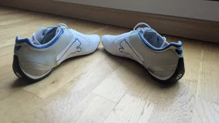 Zapatillas Puma Blancas con detalles Azules