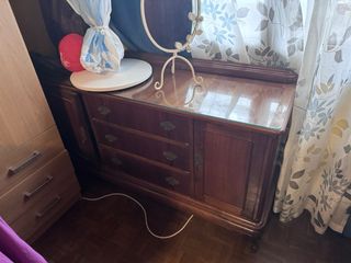 Muebles de madera maciza para restaurar