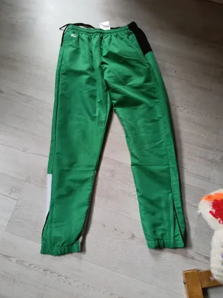 Pantalón chándal Lacoste verde y negro