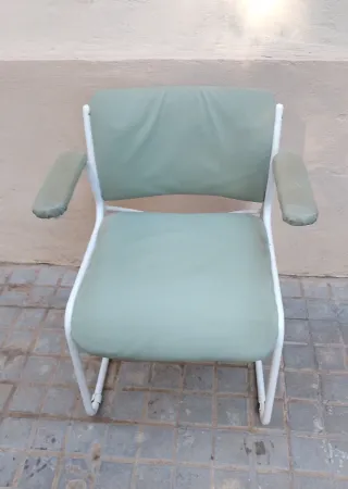 4 Sillas y 2 Sillones Oficina Vintage.