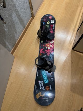 Tabla de Snowboard  DYNASTAR con Fijaciones