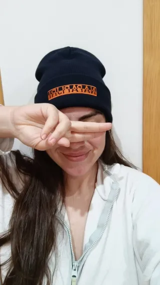 Gorro Napapijri azul y naranja
