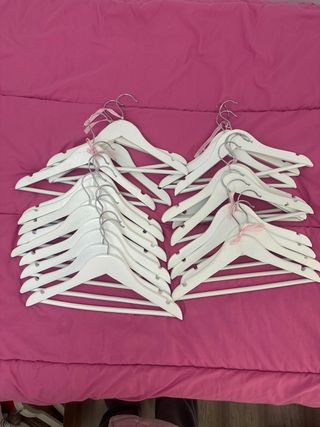 Perchas de madera para niños