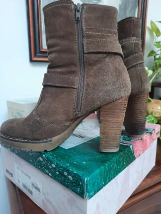 Botas Yokono Marrones Media Caña Tacón