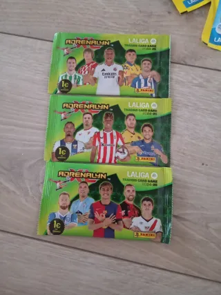 Sobres cromos fútbol Adrenalyn y Liga