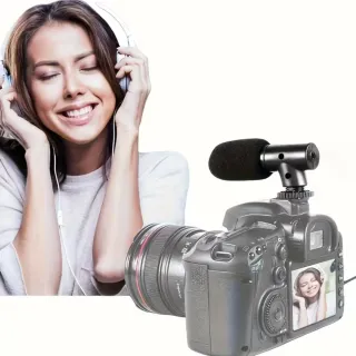 Micrófono compacto con cable y conector jack