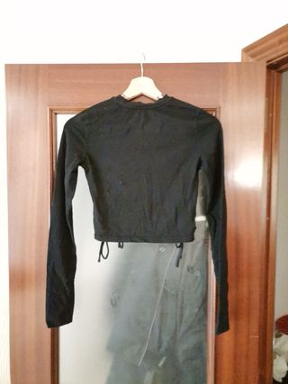 Camiseta Crop Negra Bershka Manga Larga Talla S