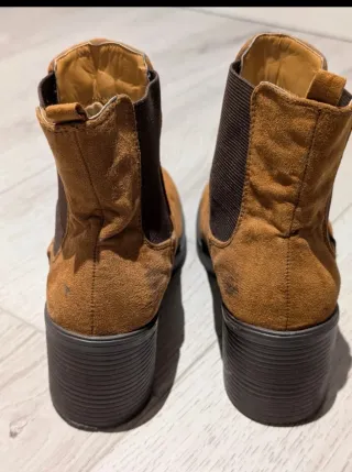 Botines de ante marrones