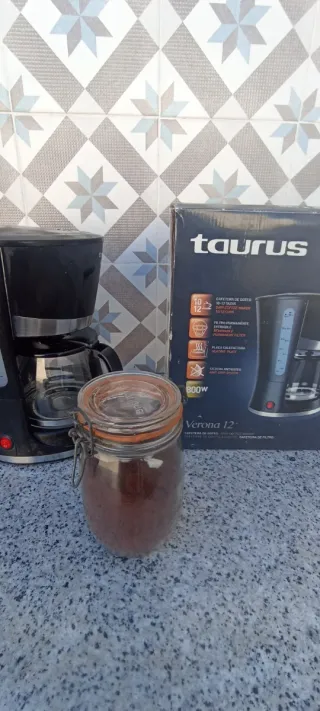 Cafetera Taurus Negra