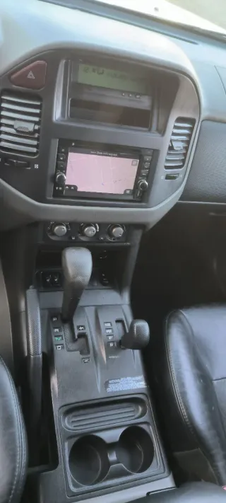 Mitsubishi Montero 2004