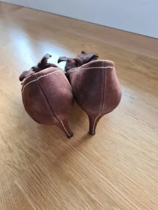 Zapatos de tacón Gloria Ortiz marrones talla 38