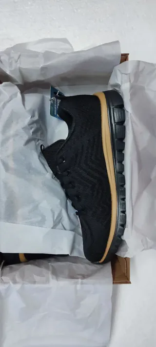 Zapatillas Skechers Mujer Negras y Beige