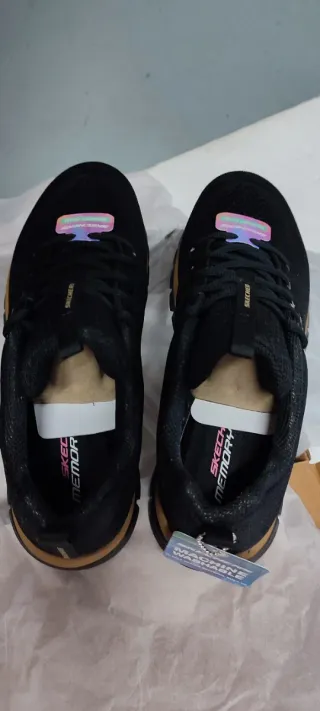 Zapatillas Skechers Mujer Negras y Beige