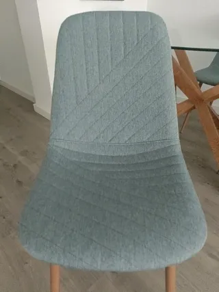 4 sillas Sklum sin uso