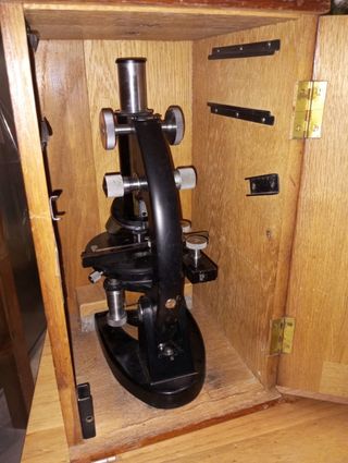 Microscopio Carl Zeiss (Jena) antiguo 100 años