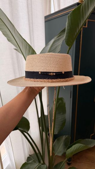 Sombrero de verano beige con shungita y citrino.