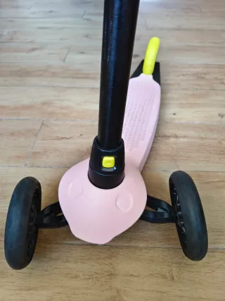 Patinete infantil 3 ruedas, casco y protecciones