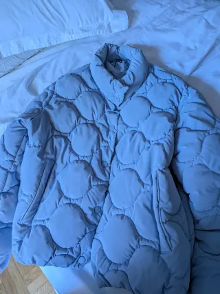 Cazadora acolchada azul Zara