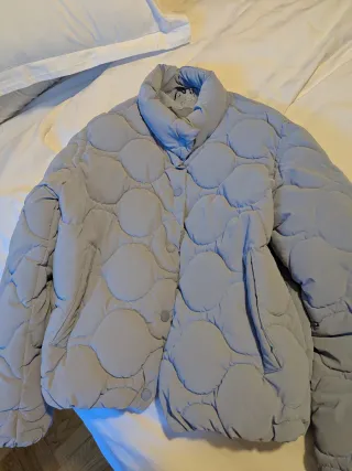 Cazadora acolchada azul Zara