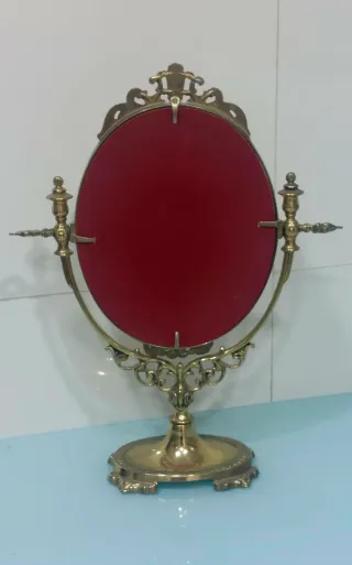 Espejo de tocador vintage dorado