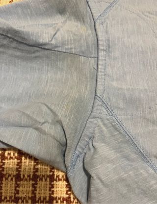 Felpa leggera cappuccio smanicata blu