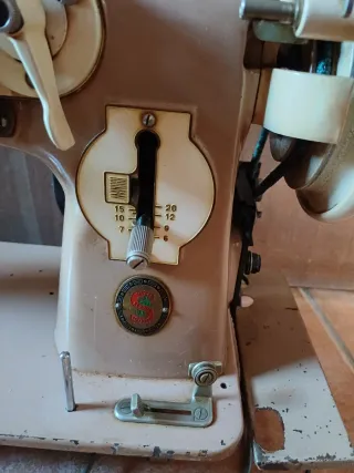 Máquina de coser Singer Antigua con Motor Numax
