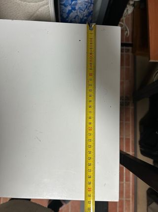 Cajonera de madera blanca y gris