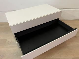 Cajonera blanca de madera