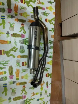 Tubo de escape Yamaha TMAX 500 (menos 200km)