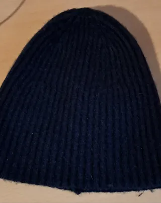 Berretto uomo a coste blu