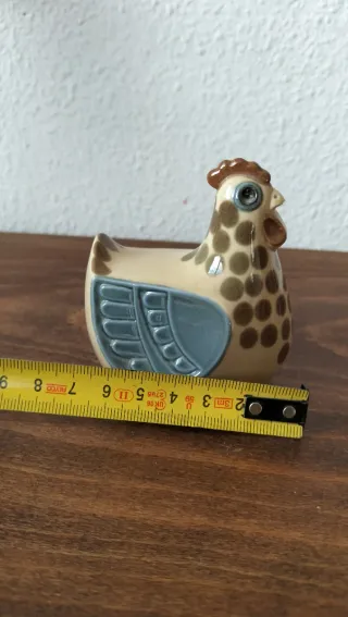 Figura pollo coleccionable estilo Poulette