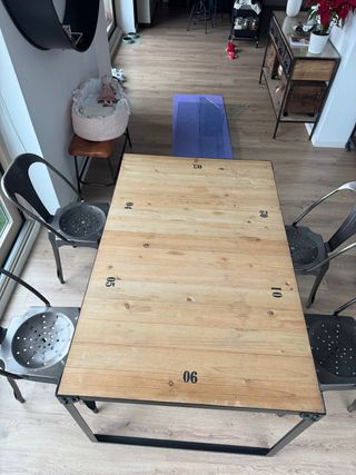 Mesa comedor industrial madera y 4 sillas