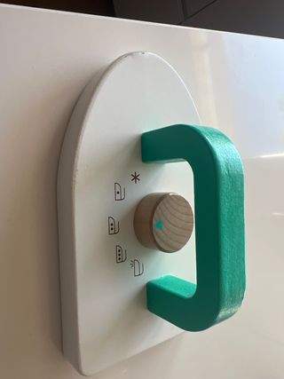 Plancha de juguete de madera