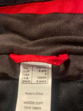 Mono de esquí rojo para niño