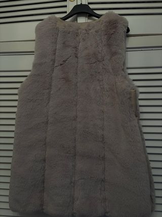 Chaleco pelo amichi beige talla L, color piedra