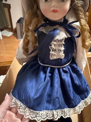 Conjunto di bambole in porcellana