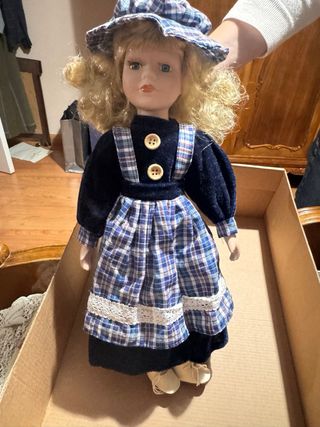 Conjunto di bambole in porcellana