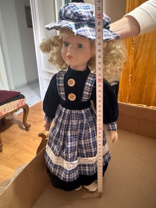 Conjunto di bambole in porcellana