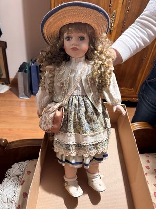 Conjunto di bambole in porcellana