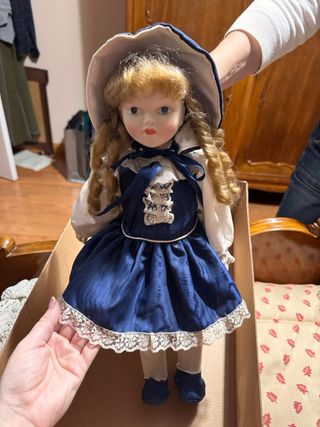 Conjunto di bambole in porcellana