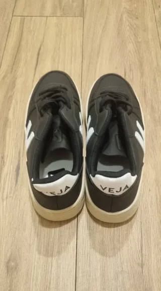 Zapatillas Veja Talla 41 Negras y Blancas