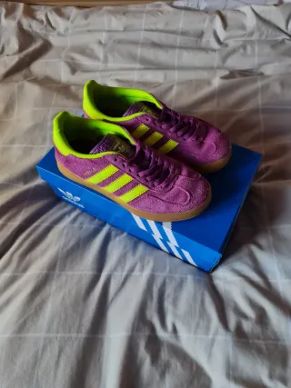 Adidas Gazelle Morado y Verde Neón