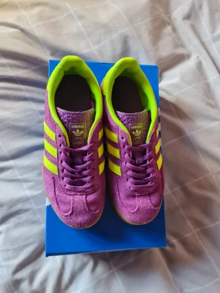Adidas Gazelle Morado y Verde Neón