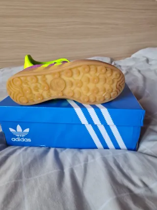 Adidas Gazelle Morado y Verde Neón