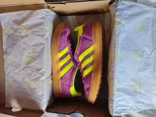Adidas Gazelle Morado y Verde Neón