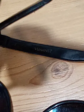 Gafas de sol Vuarnet 15 € las dos .