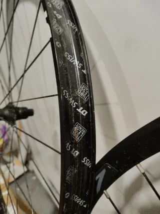 Rueda DT Swiss E1900 27.5 boost