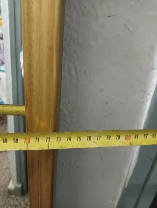 Espejo de pie dorado